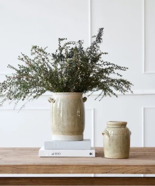 Almada Urn