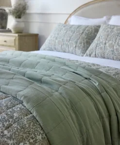Freya Quilt Sage Large