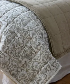 Freya Quilt Taupe Small